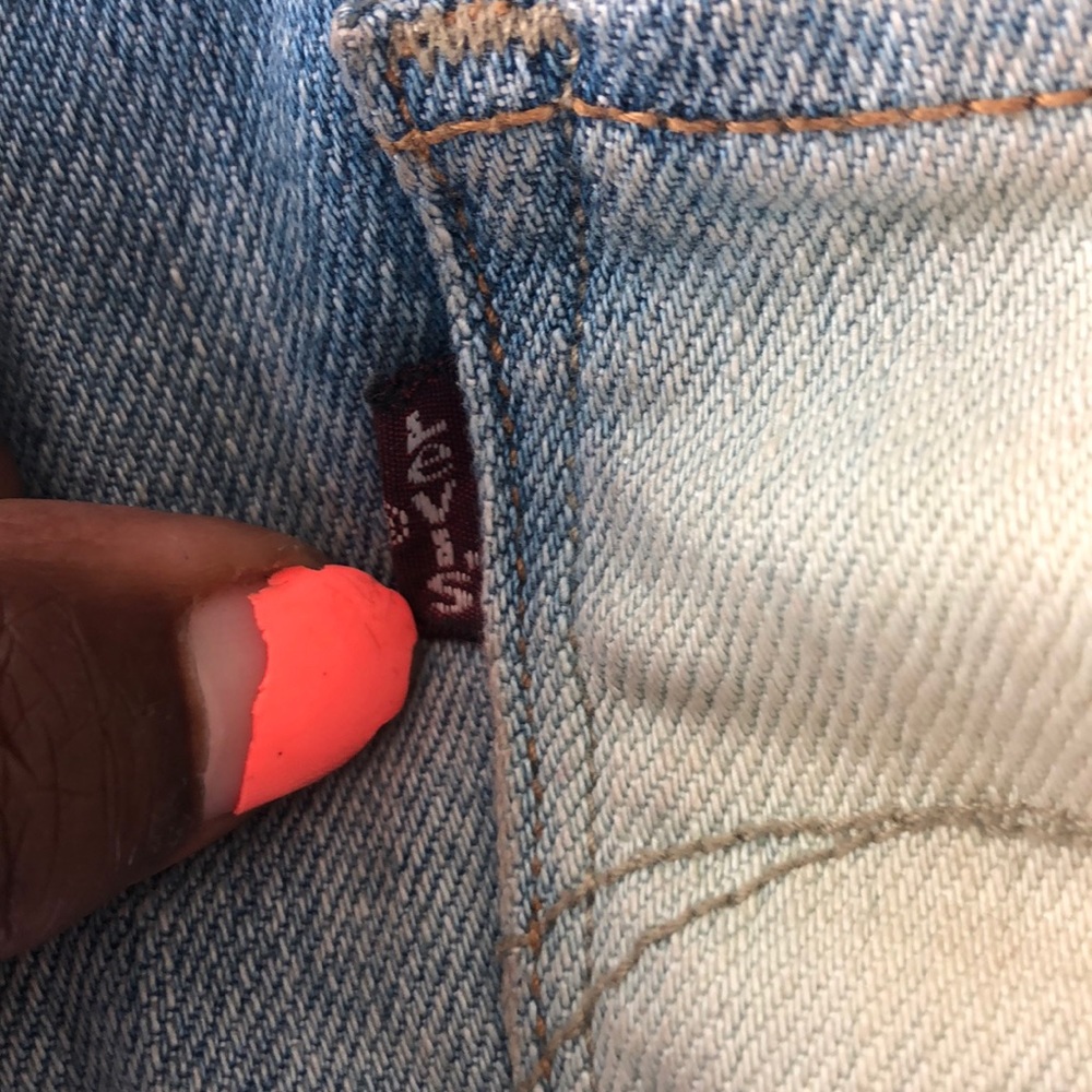 Levi’s Woman’s size 26 denim jean shorts ! *NWT* - Picture 6 of 8